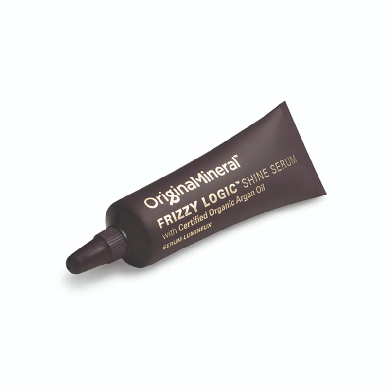 9333478002575 O&M Frizzy Logic Shine Serum 10 ml 3.png
